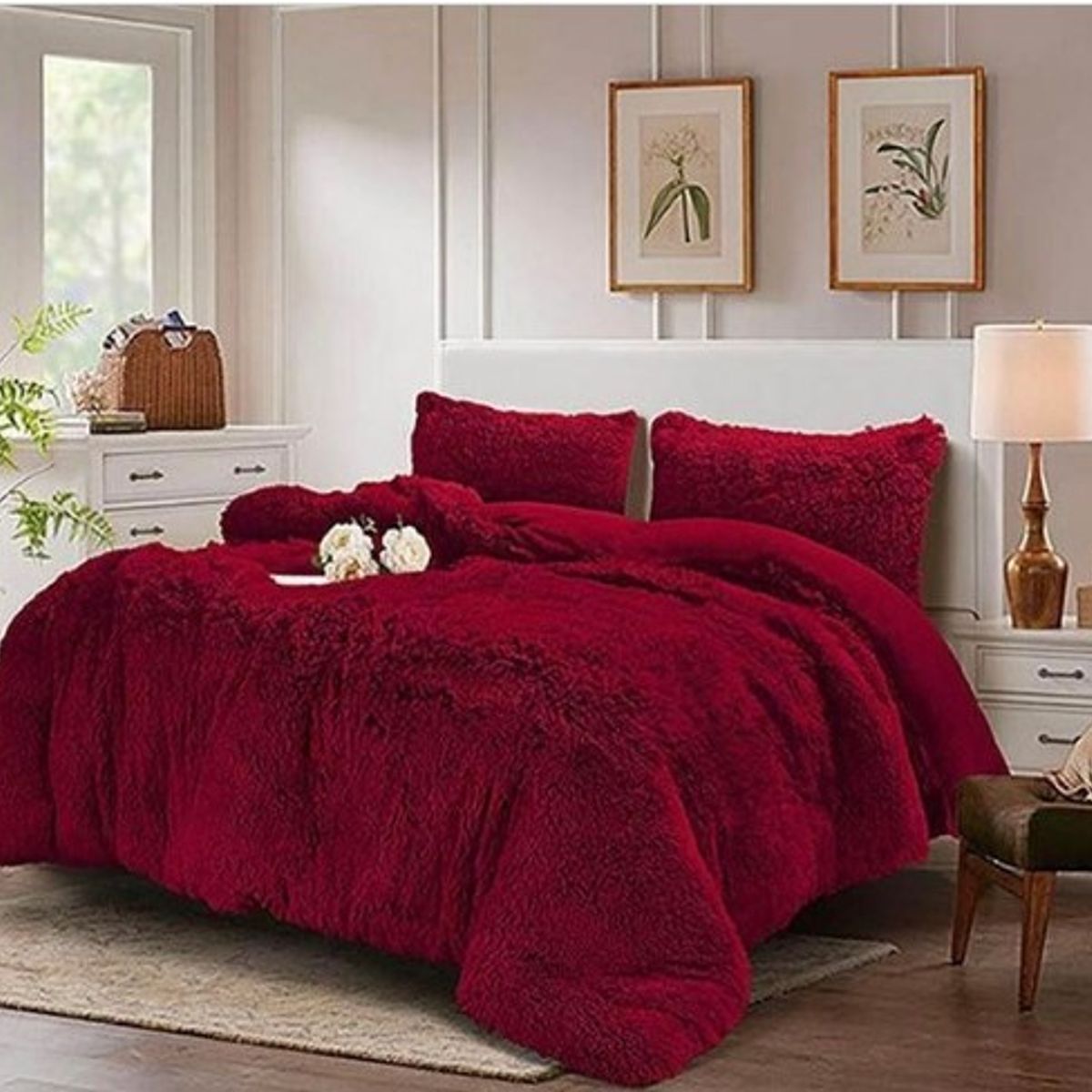 GENERICO - COBERTOR PELUDITO UNICOLOR BURDEO CON CHIPORRO KING GS