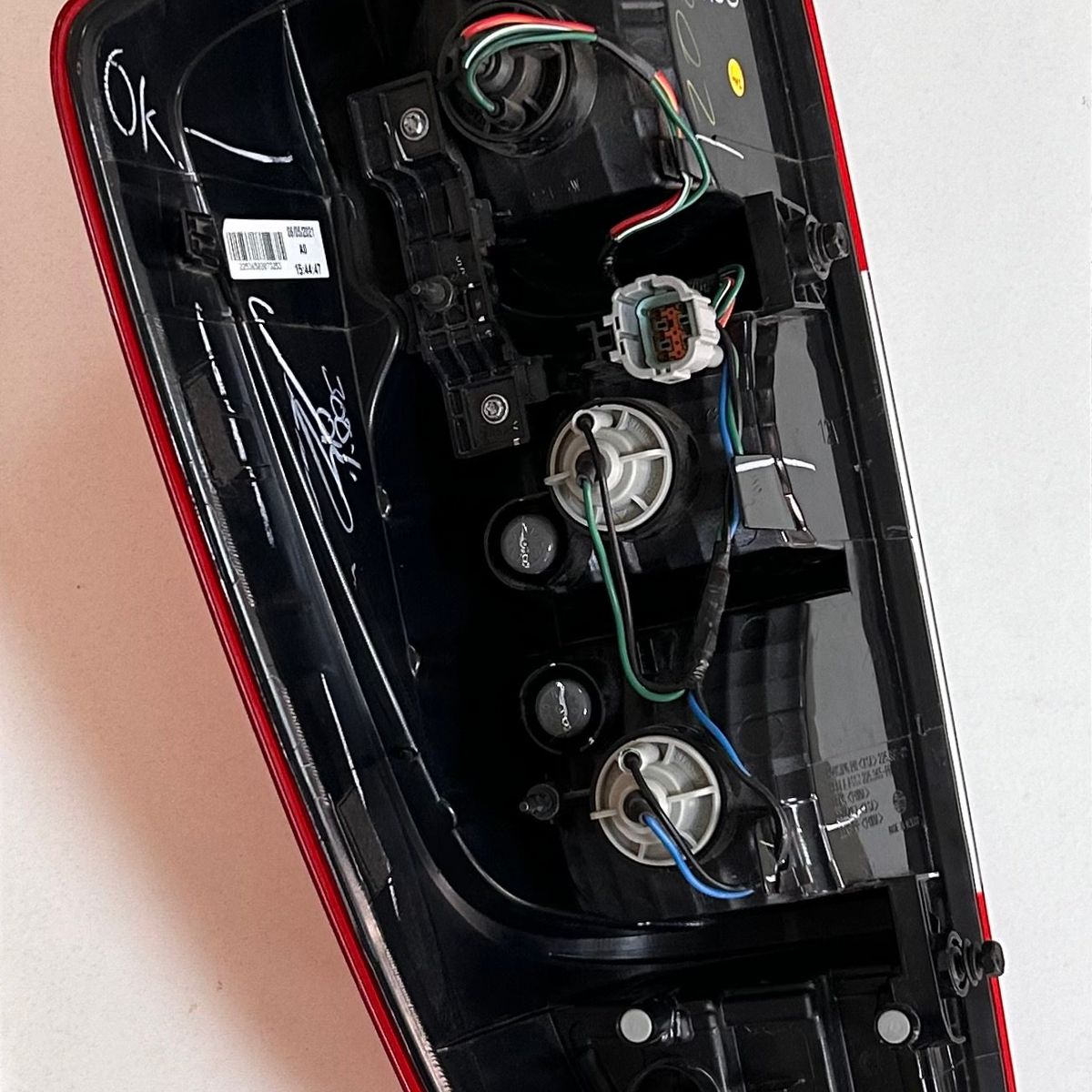 HELLA - Foco trasero derecho original Nissan Navara NP300