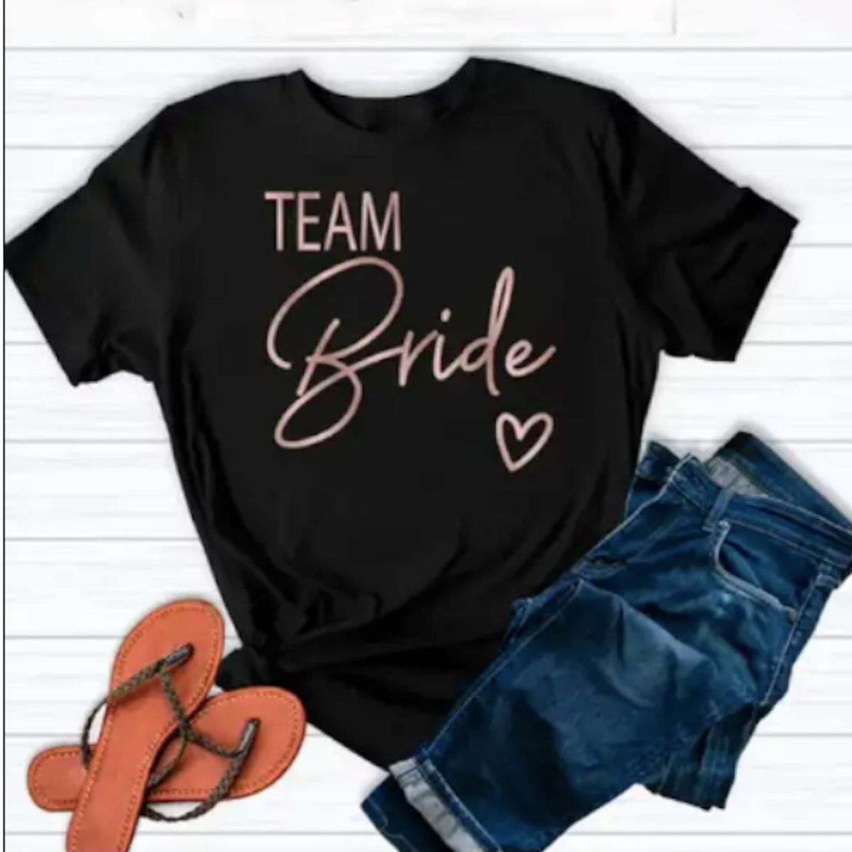 GENERICO - Polera team bride negra con letras rosadas