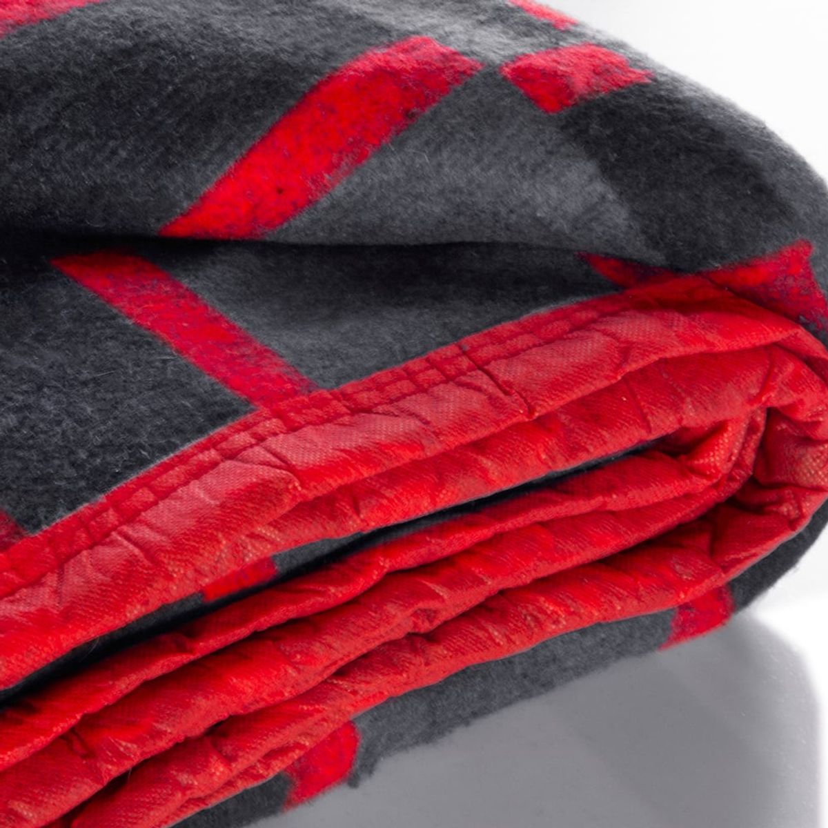 MASEL - Frazada Polycotonn 2 pl Rojo -Negro