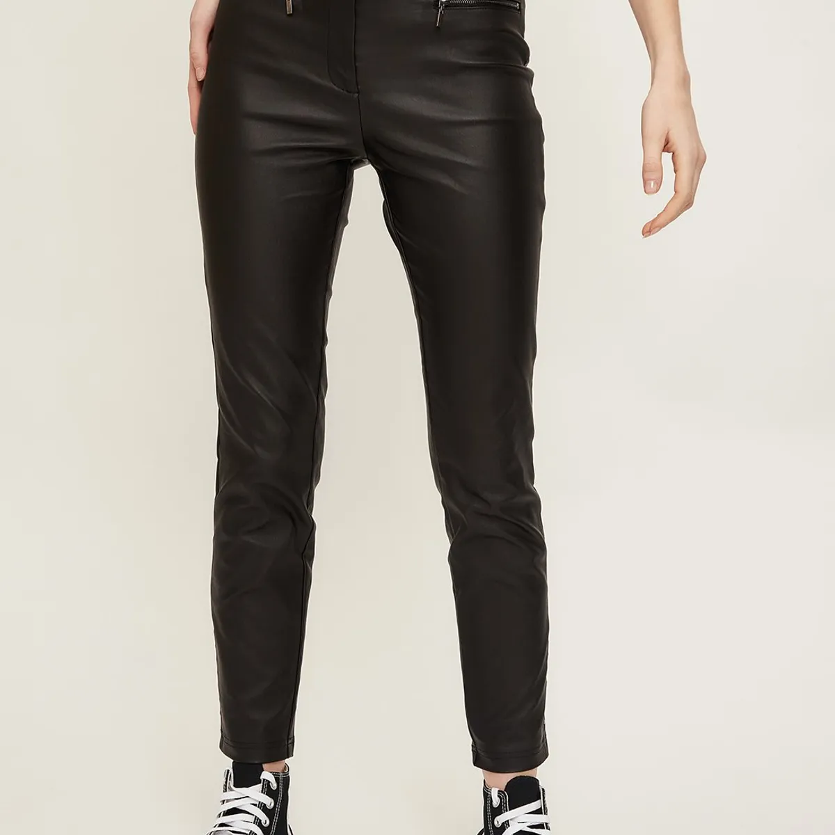 IO - Pantalon Negro Mujer Io