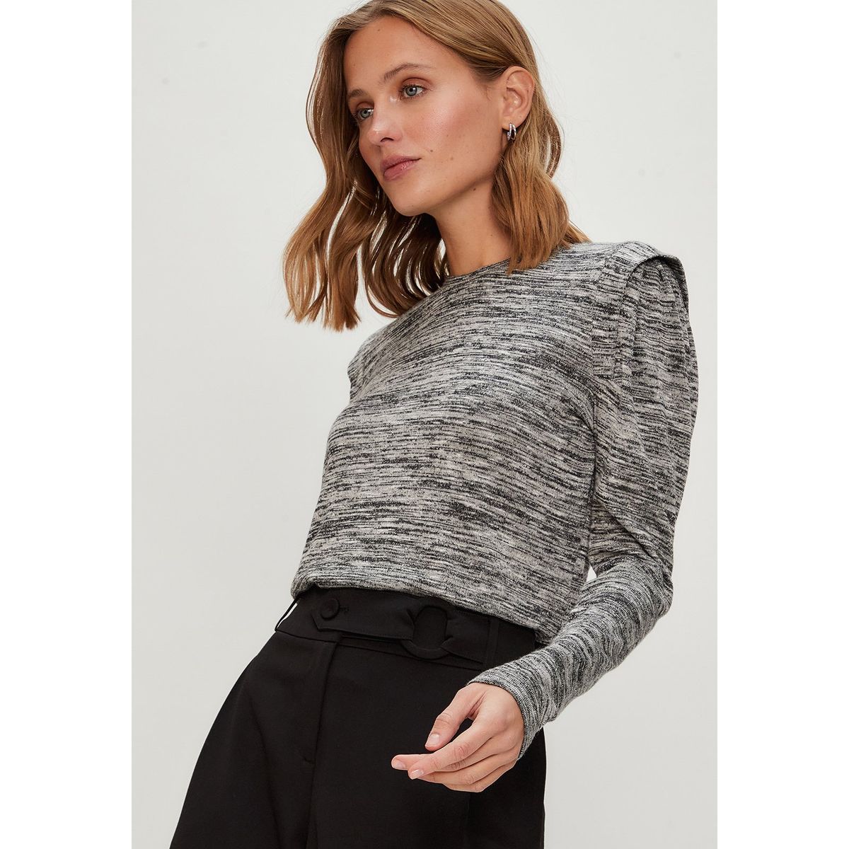 IO - Polera Manga Larga Negro Mujer Io