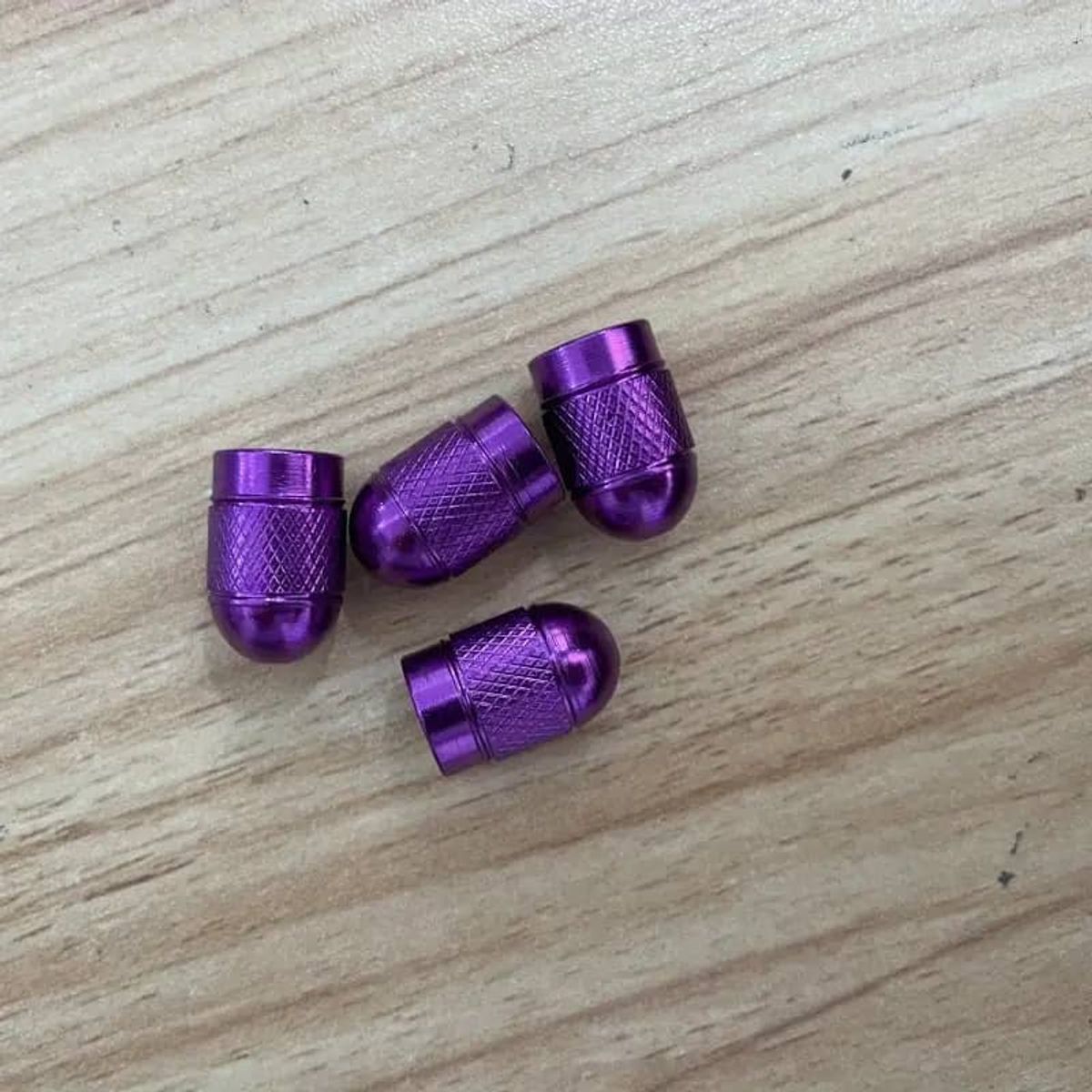 GENERICO - Set 4 Tapas válvulas autos, motos  Modelo Balita morado