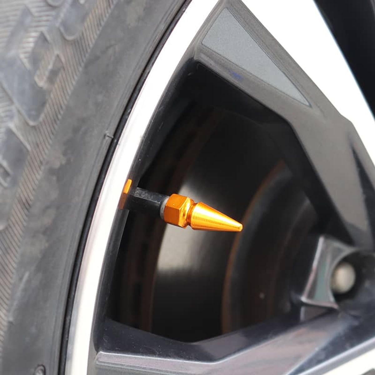 GENERICO - Set 4 Tapas de válvulas para autos, motos 32mm color dorado