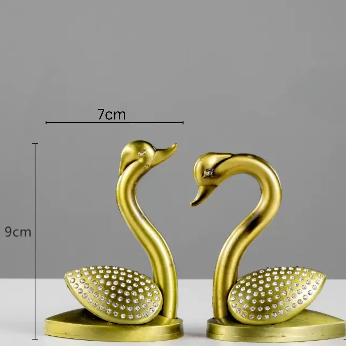 HOMESTAR - Figura Decorativa de Cisnes Dorados Decoración de escritorio