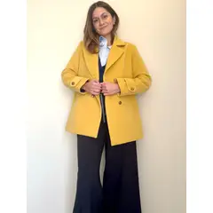 MARA MORE - CHAQUETÓN ESTILO MARINO DE COLOR MOSTAZA