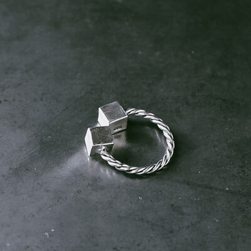 MALEVO JOYAS - Anillo Lord en Plata