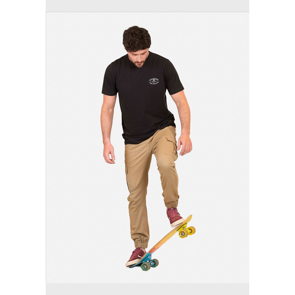 MAUI AND SONS - Polera MC Graffiti Grove Negro Hombre Maui And Sons