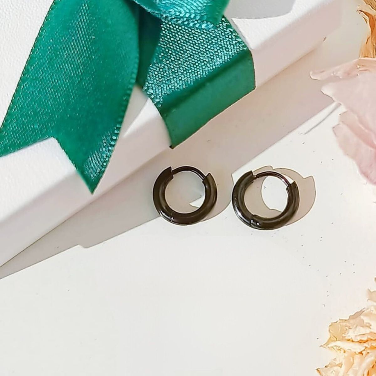 ELBAULDEJUMA - Argollas Huggies 8mm color negro hipoalergénicas