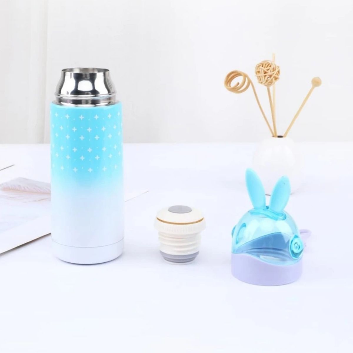 HOMESTAR - Botella Térmica Azul Cian Degradado con Tapa de Conejo