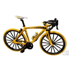 GENERICO - Bicicleta Ruta Miniatura De Metal Escala 1 / 10 Coleccionables Amarilla