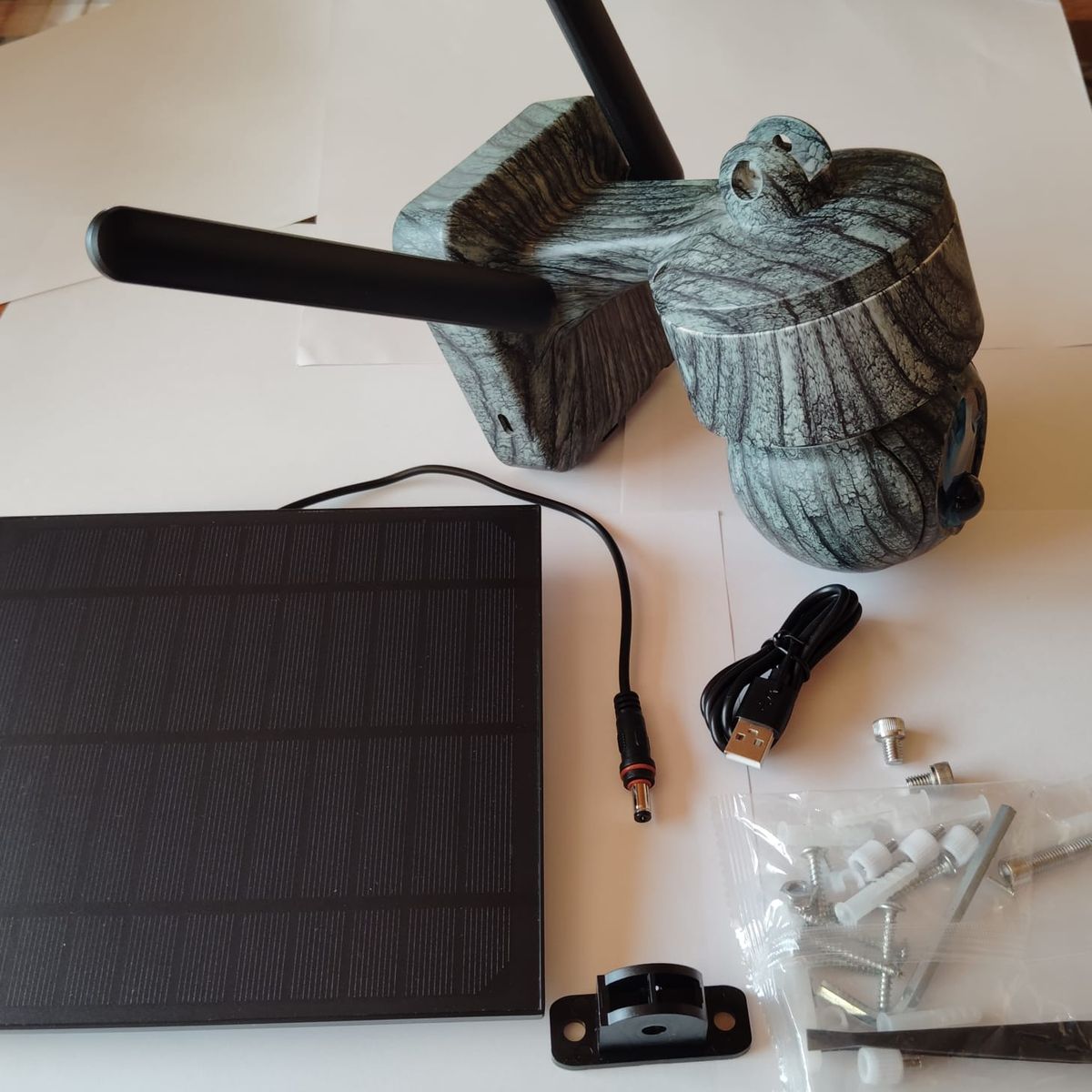 GENERICO - Camara de Seguridad con Panel Solar WIFI - Color Camuflaje