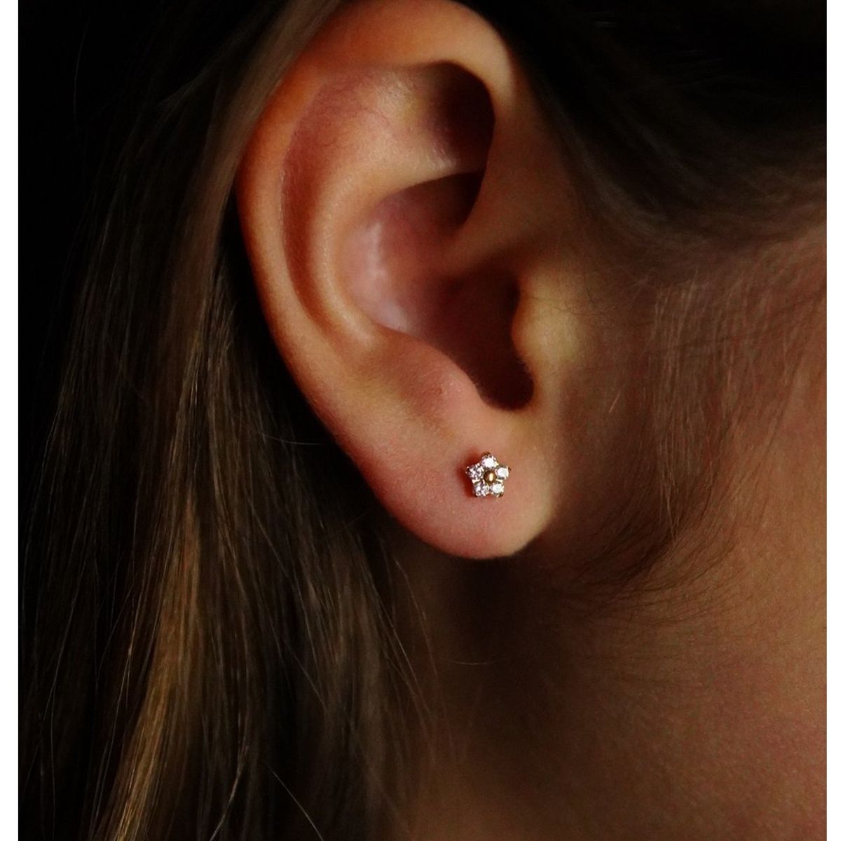 ELBAULDEJUMA - Piercing labret punto de luz flor titanio ASTM F136 G23 Dorado