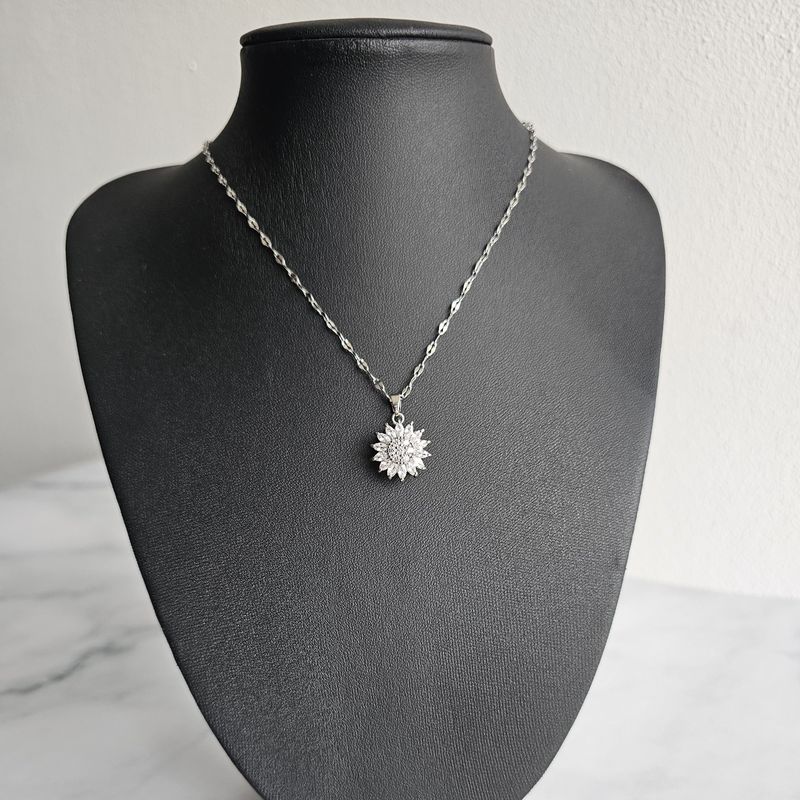 GENERICO - Collar Girasol Giratorio Circones - Acero Bañado Oro 18k