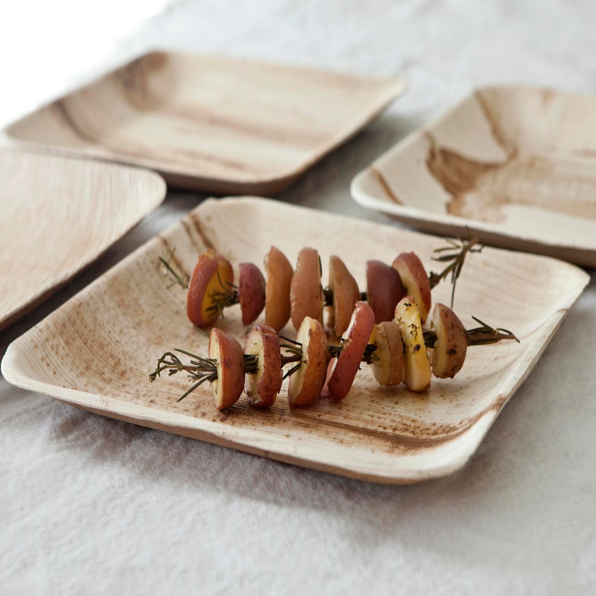 ECOSOULIFE - 25 Platos 20x20 Cuadrados Ecológicos Hoja De Palma 100% compostable