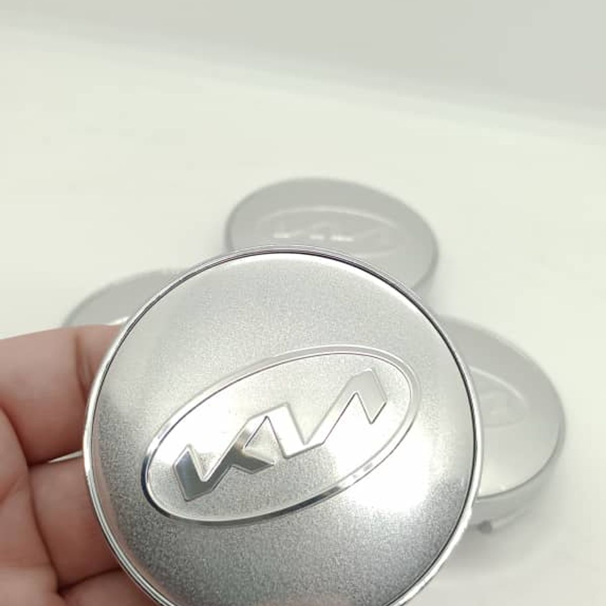 GENERICO - Set X4 Tapas centro Llantas autos 60mm Kia plata logo ovalo