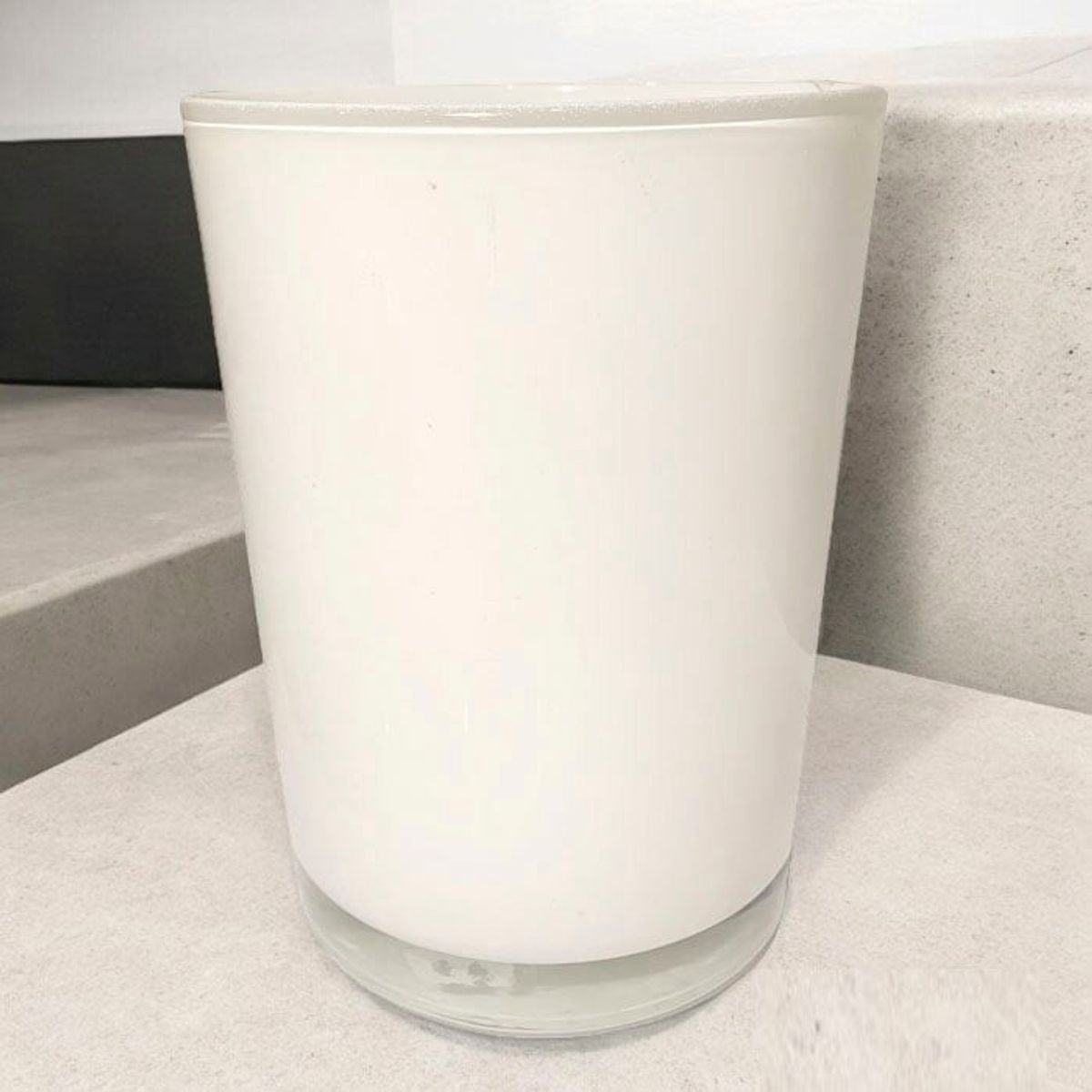 BRIC - Florero Blanco Decorativo.