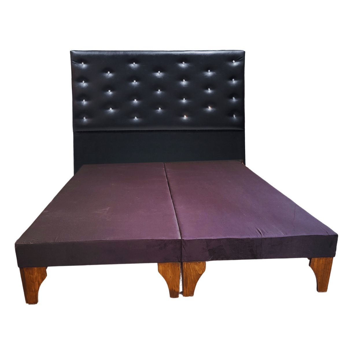 GENERICO - Base Europea Div 2P  Respaldo Negro Eco Cuero a Piso Botón Diamante