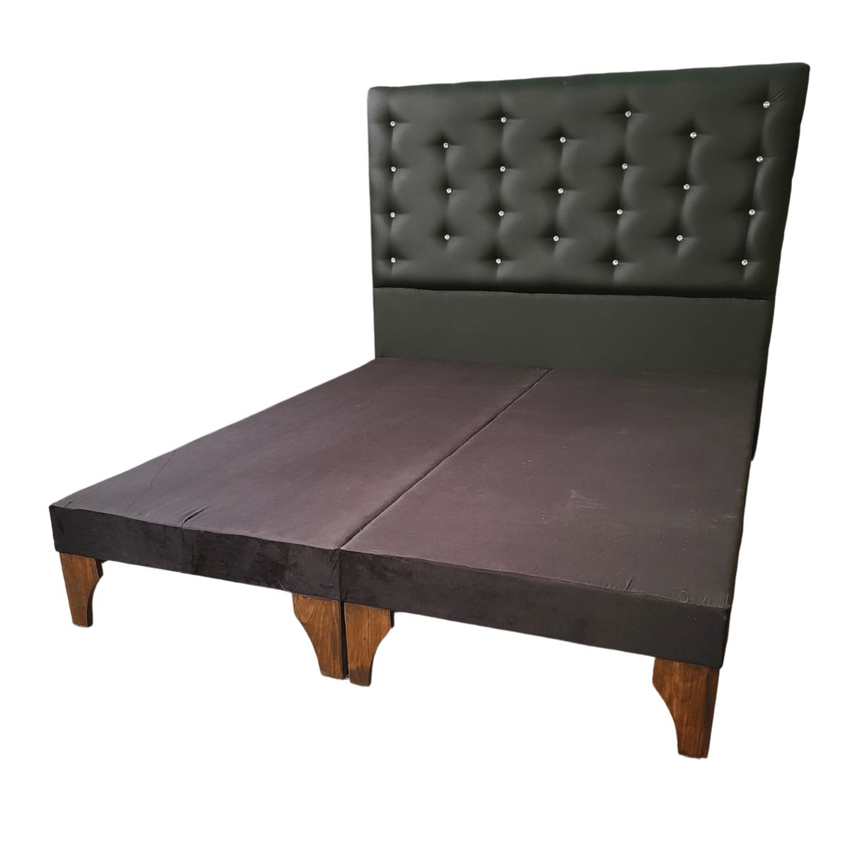 GENERICO - Base Europea Div 2P  Respaldo Negro Eco Cuero a Piso Botón Diamante