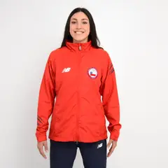 NEW BALANCE - Chaqueta Mujer Team Chile Presentación Roja