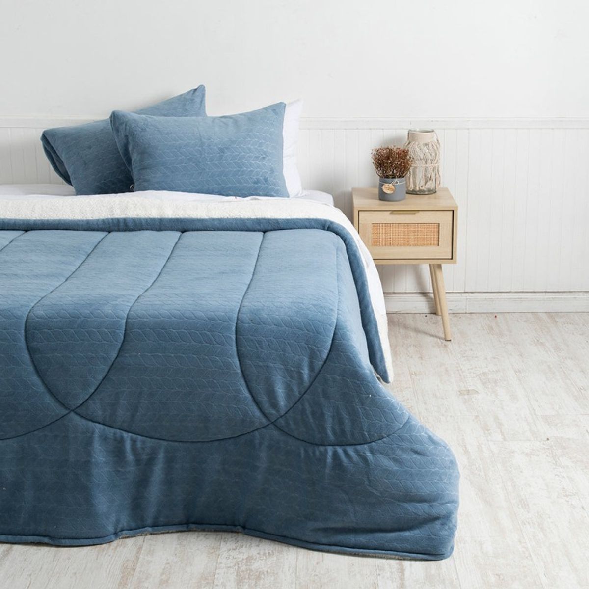 MASHINI - Plumón Coral Emboss Sherpa 2.0 Plazas