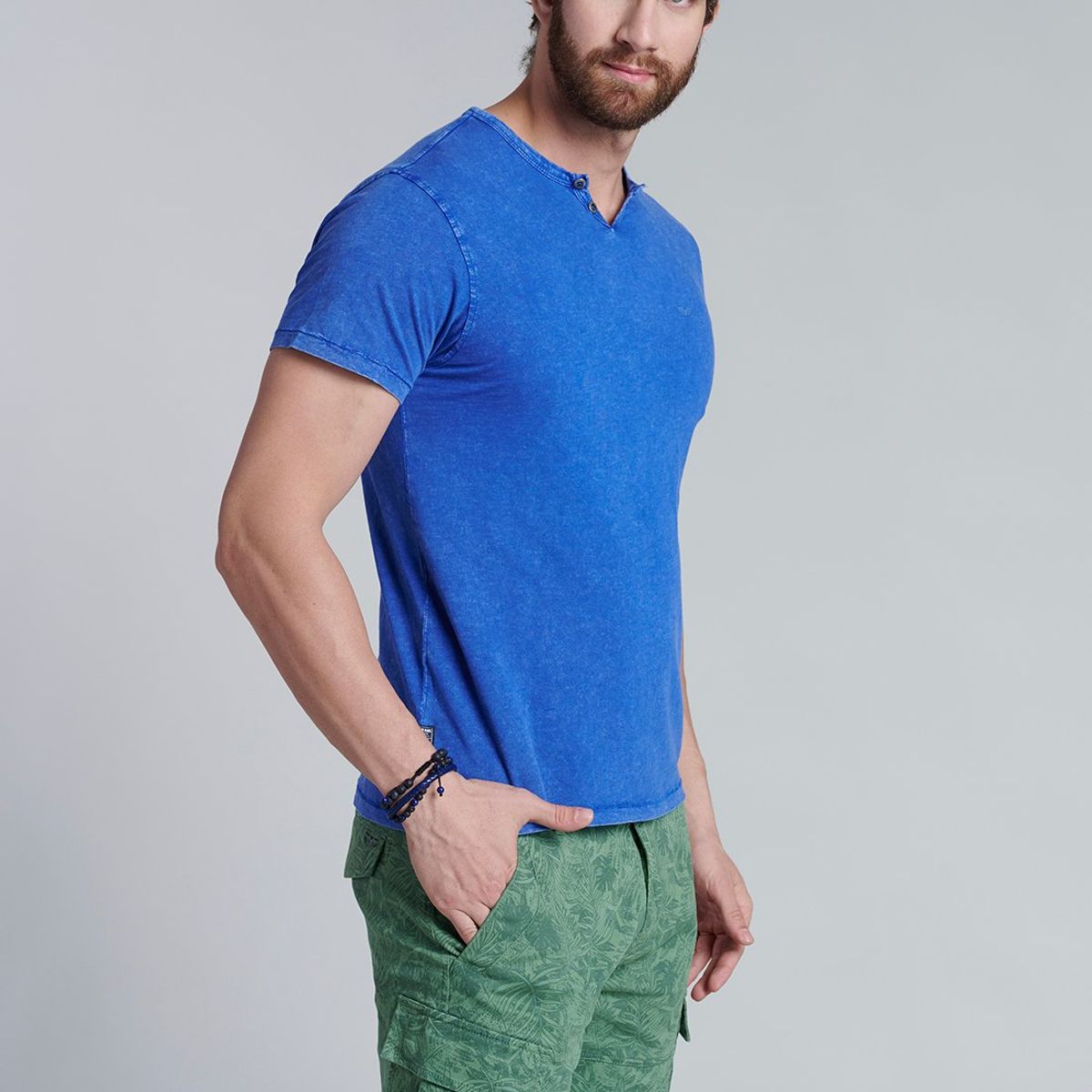 FEROUCH - Polera Henley Oregon Celeste Ferouch