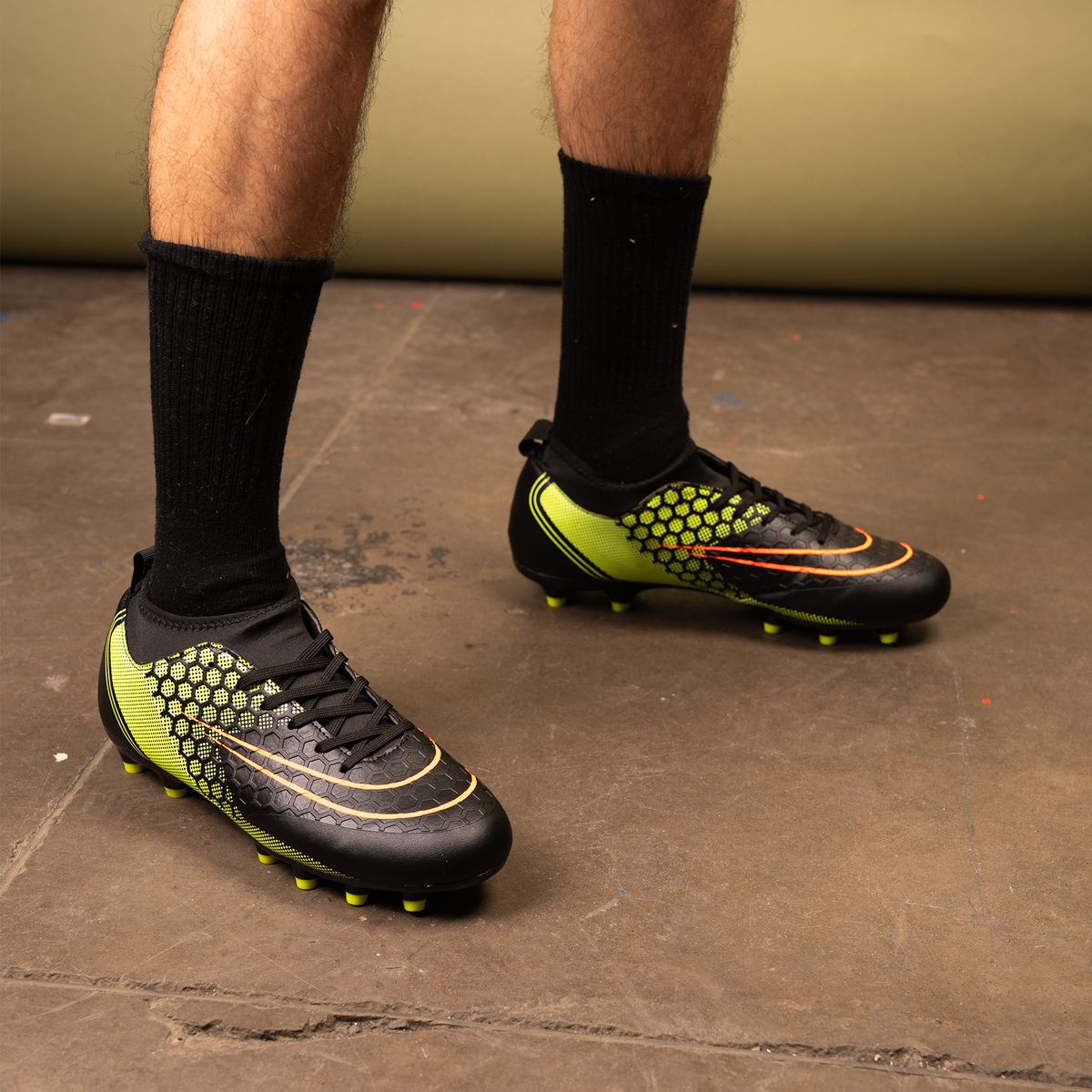 APOSTOL - Zapatilla Futbol Hombre Negro Hasani Apóstol