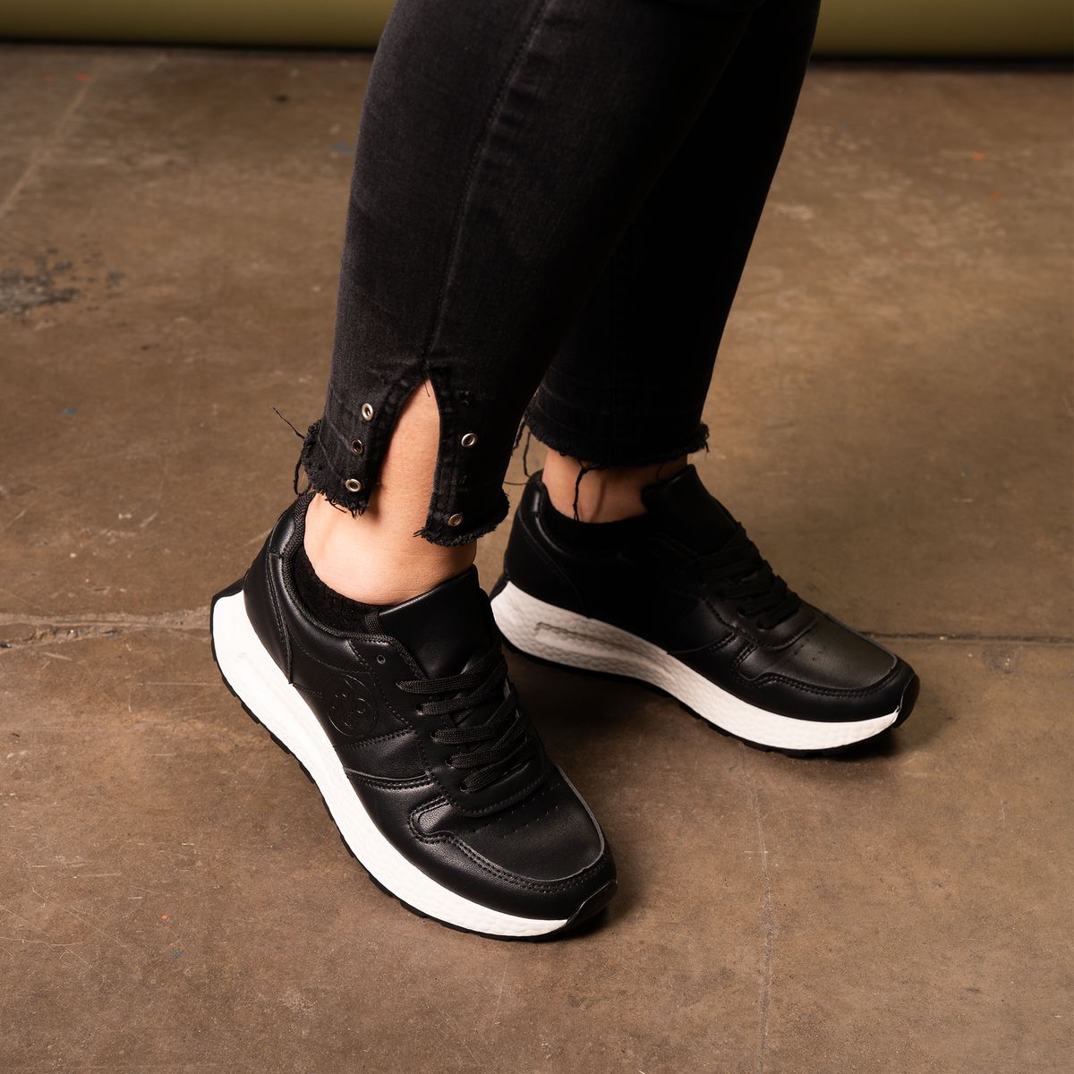 BOTELI - Zapatilla Mujer Negro Asenath Boteli