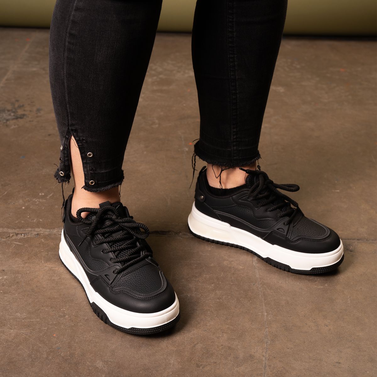 CHINITOWN - Zapatilla Mujer Negro Sanura Chinitown