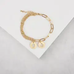 BY LAS CAYETANAS - Pulsera Colección VIDA dos dijes niñas