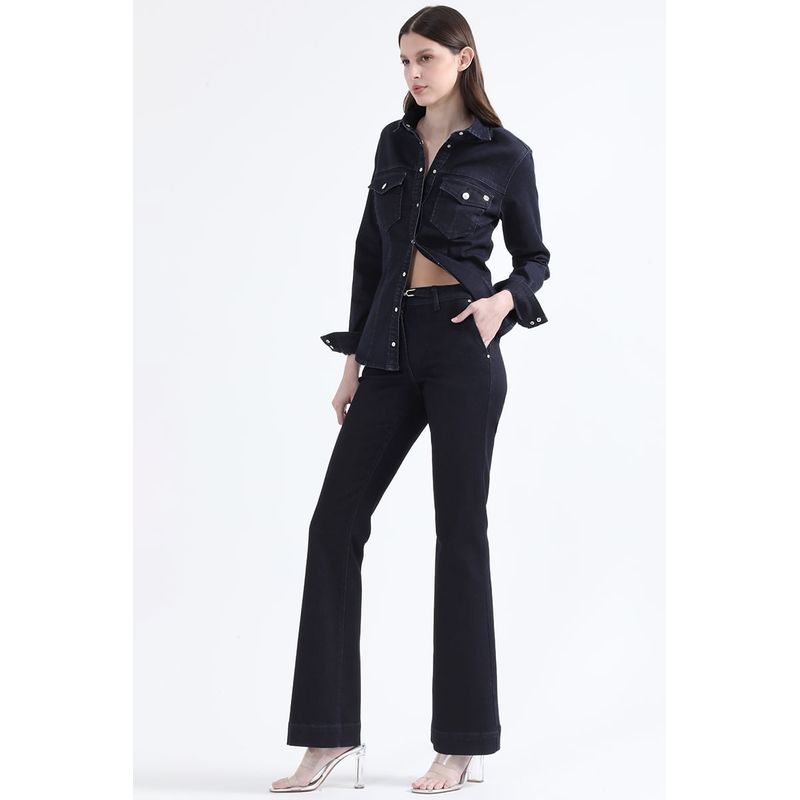 LIOLA - Jeans Flare Fit, Tiro Medio, Aplicación Metal, Indigo Liola