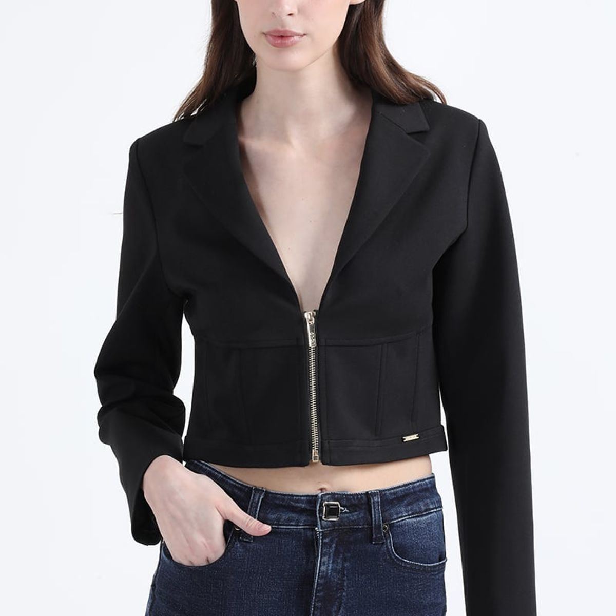 LIOLA - Blazer Cropped, Cortes Corse, Negro Liola