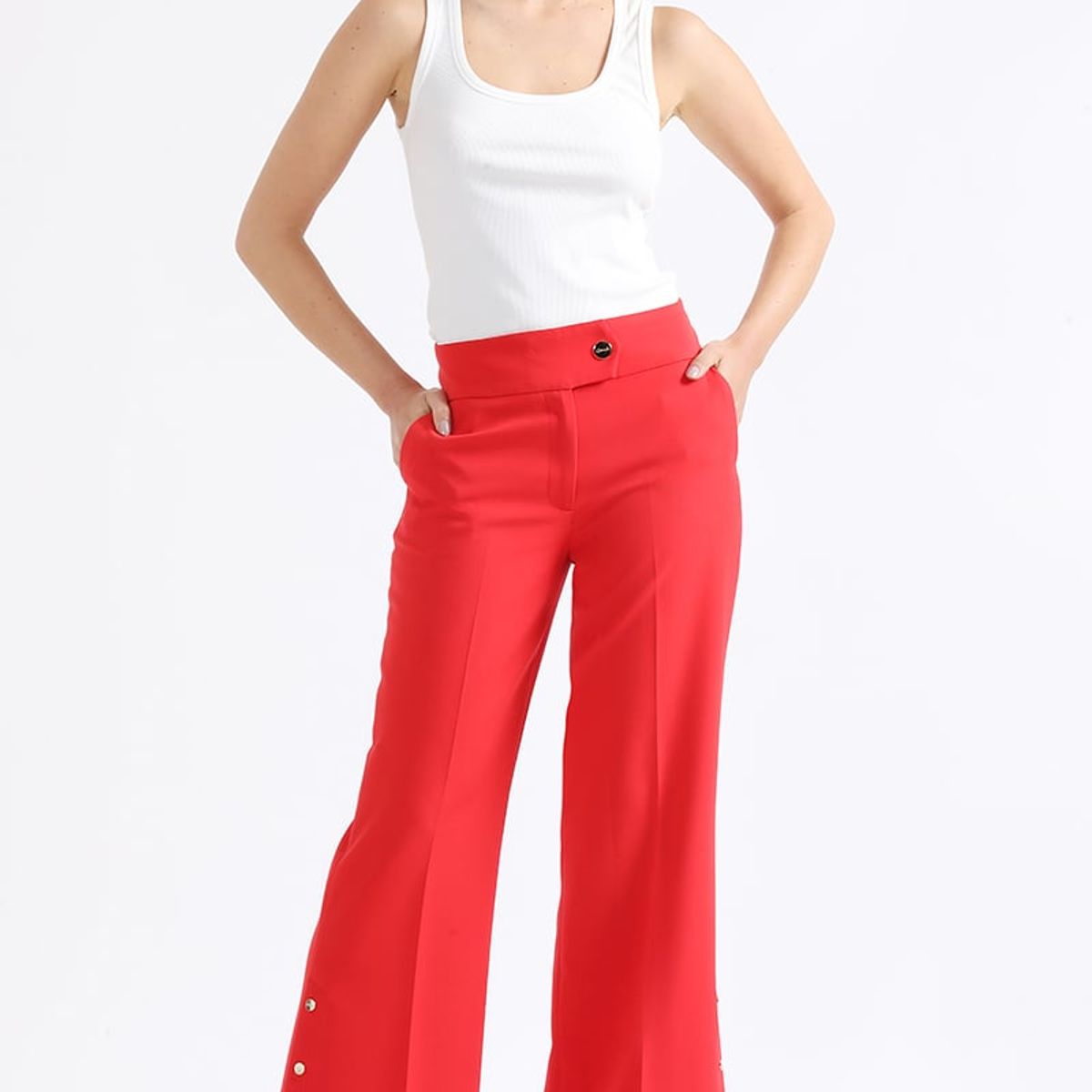 LIOLA - Pantalon Flare Tiro Alto Con Broches, Rojo Liola