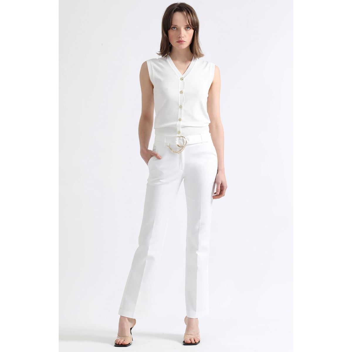 LIOLA - Pantalon Flare, Tiro Medio, Con Cinturon, Crudo Liola