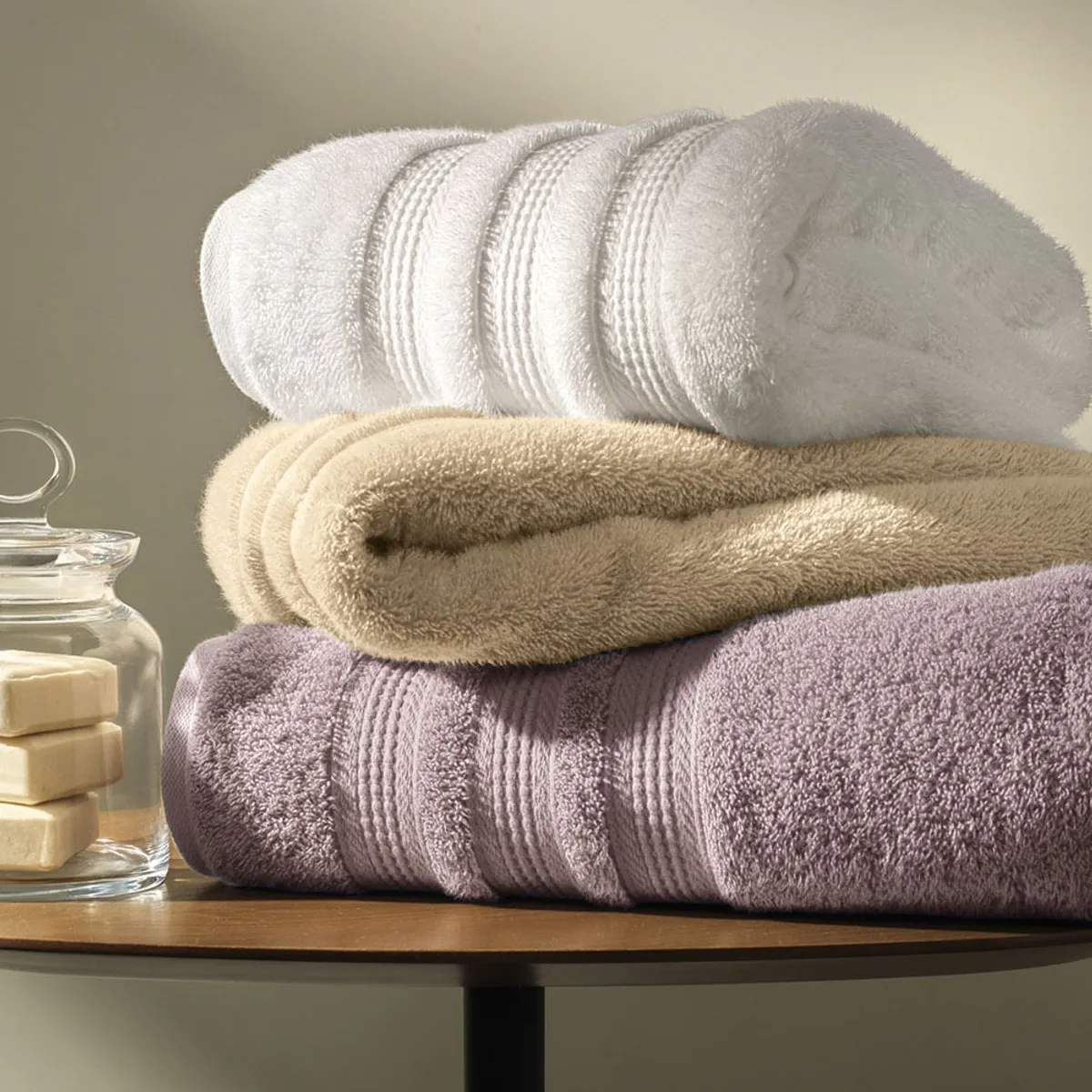 KARSTEN - Toalla de mano 550gr 48 x 80 cm Eucalipto