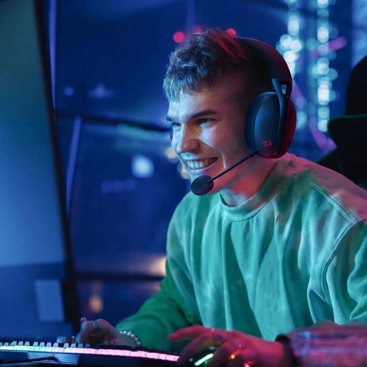 REDRAGON - AUDIFONO Redragon H848 NEGRO Bluetooth micrófono desmontable