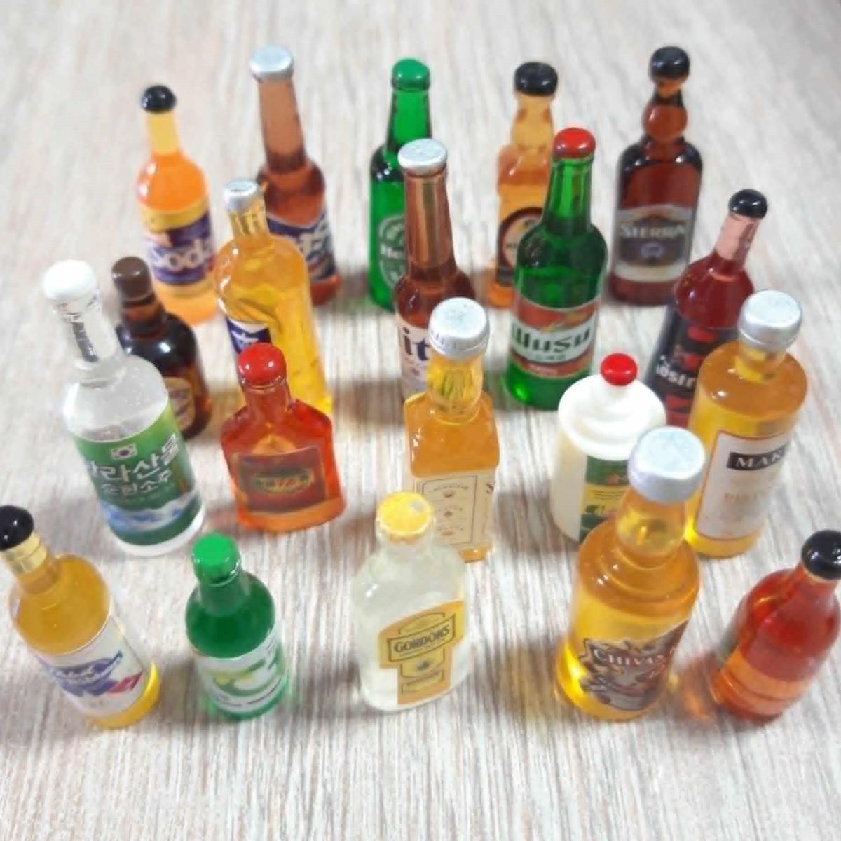 GENERICO - Pack juguete surtidos 20 unds miniaturas 2cm de plastico.