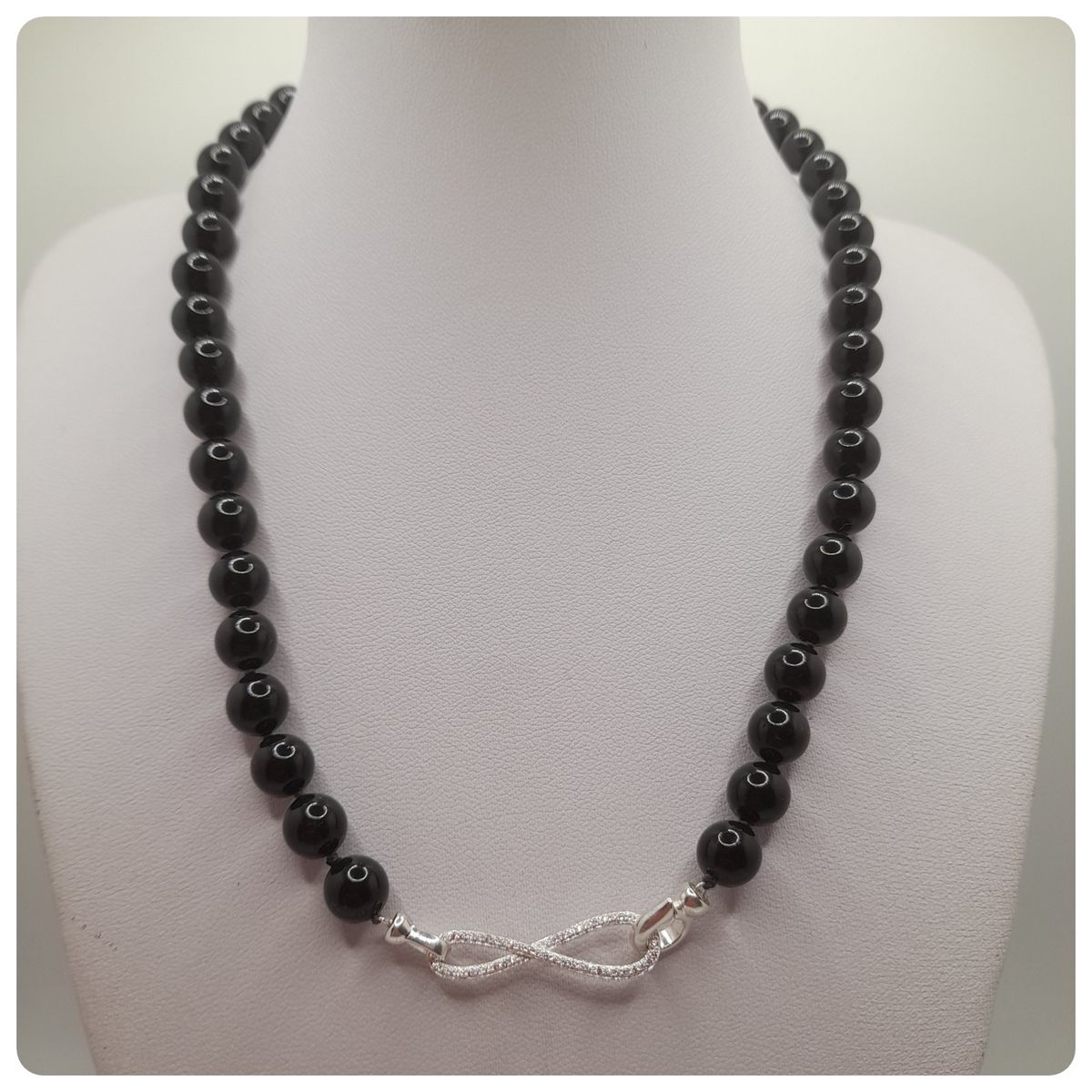 CAT JOYAS - Collar + aros de perlas Swarovski   con broche de plata y circones.