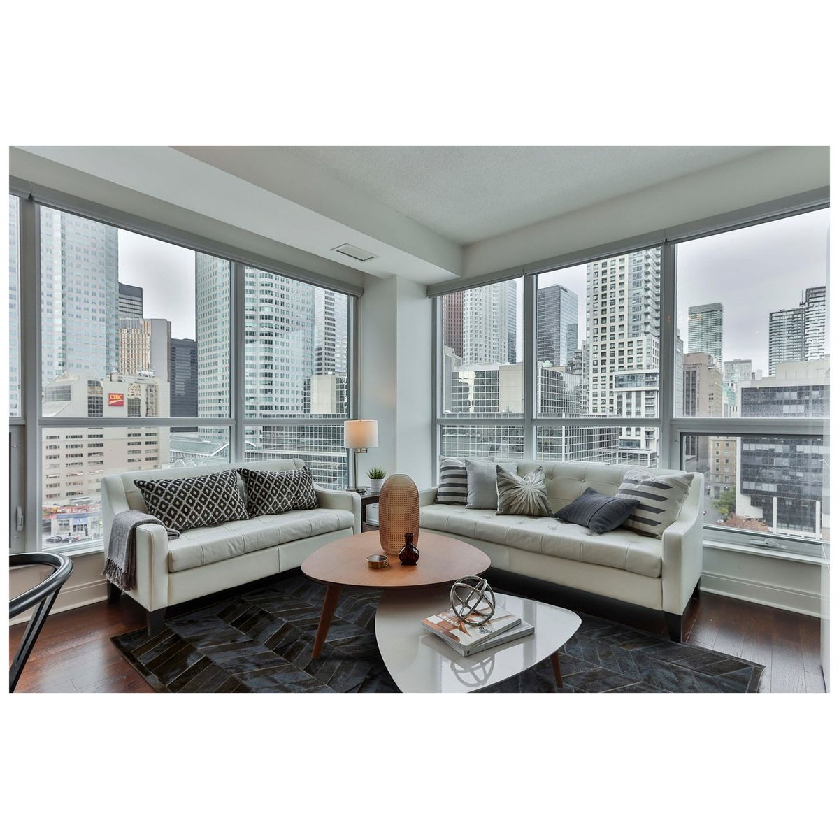 MOO HOGAR - Alfombra Cuero Natural  166X236 Cm Diseño Chevron