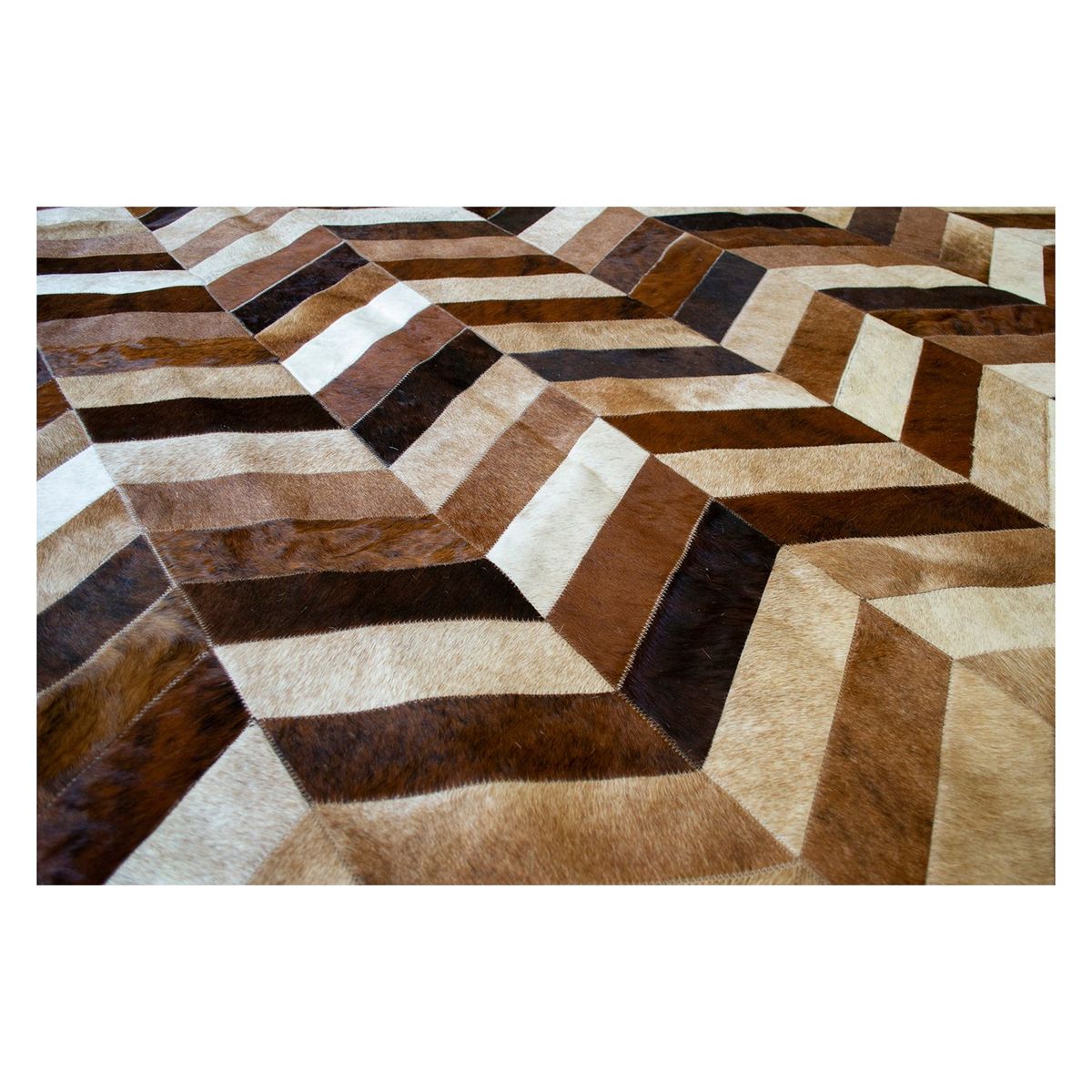 MOO HOGAR - Alfombra Cuero Natural  206X296 Cm Diseño Chevron