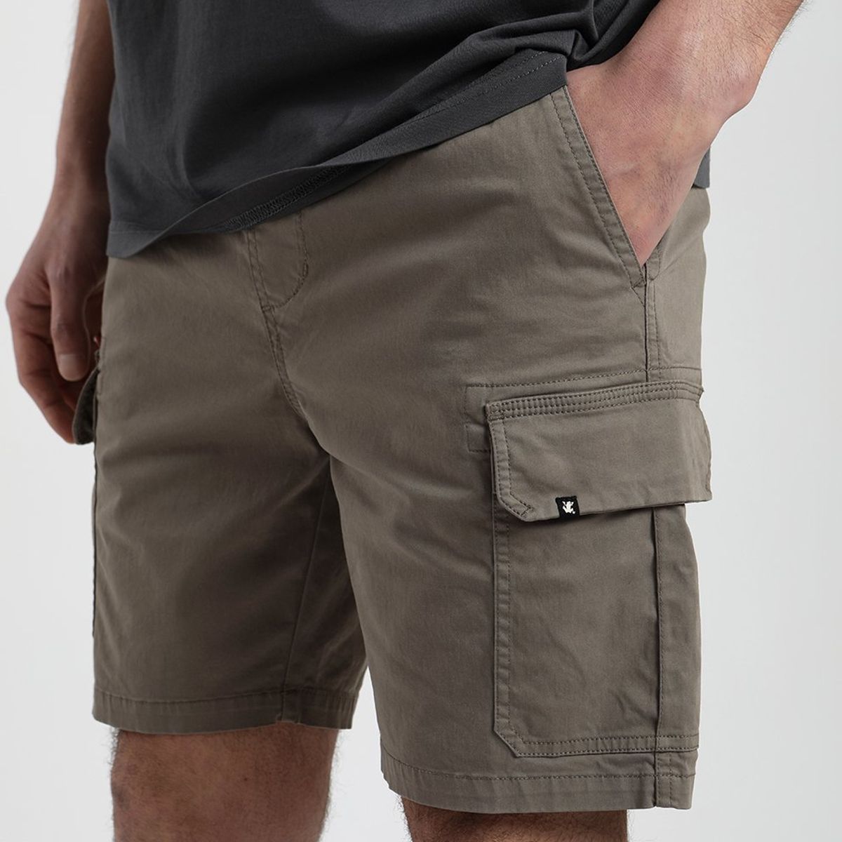FROENS - Short hombre Travel olivo - Algodón orgánico