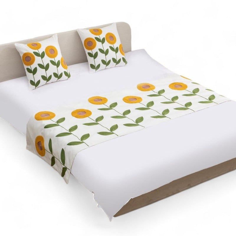 GENERICO - Piecera Bordada + 2 Fundas De Cojin Diseño Floral