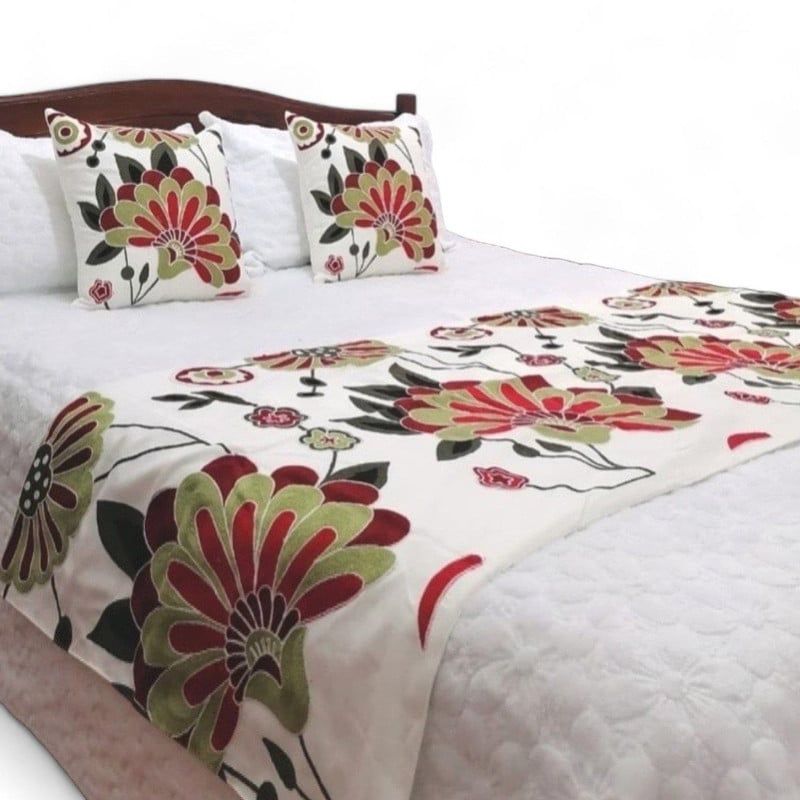 GENERICO - Piecera Bordada + 2 Fundas De Cojin Diseño Floral