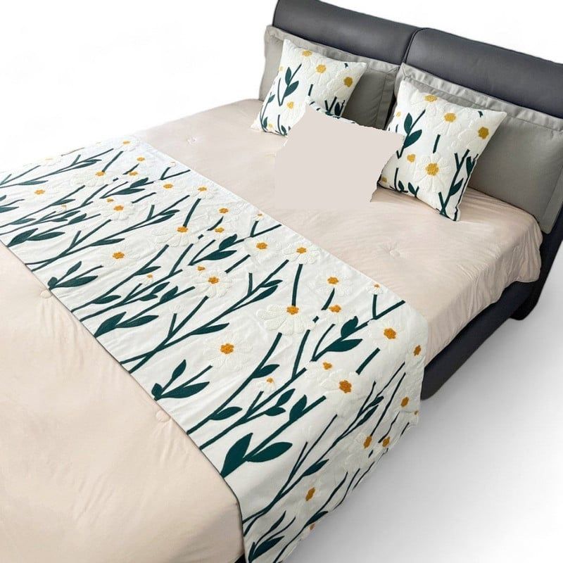 GENERICO - Piecera Bordada + 2 Fundas De Cojin Diseño Floral