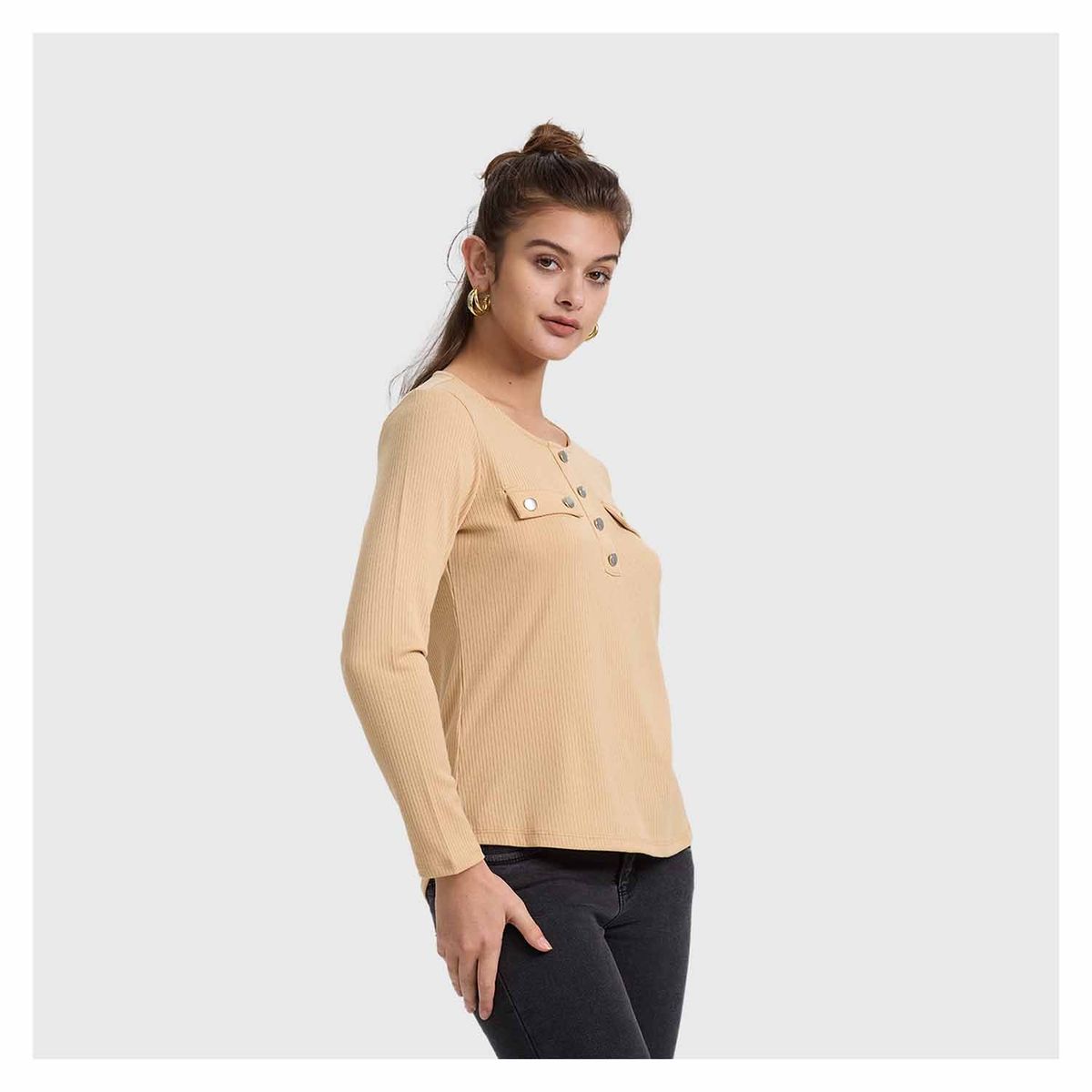 FASHION'S PARK - Polera Mujer Pata Botón Rib Liso Arena Fashion's Park