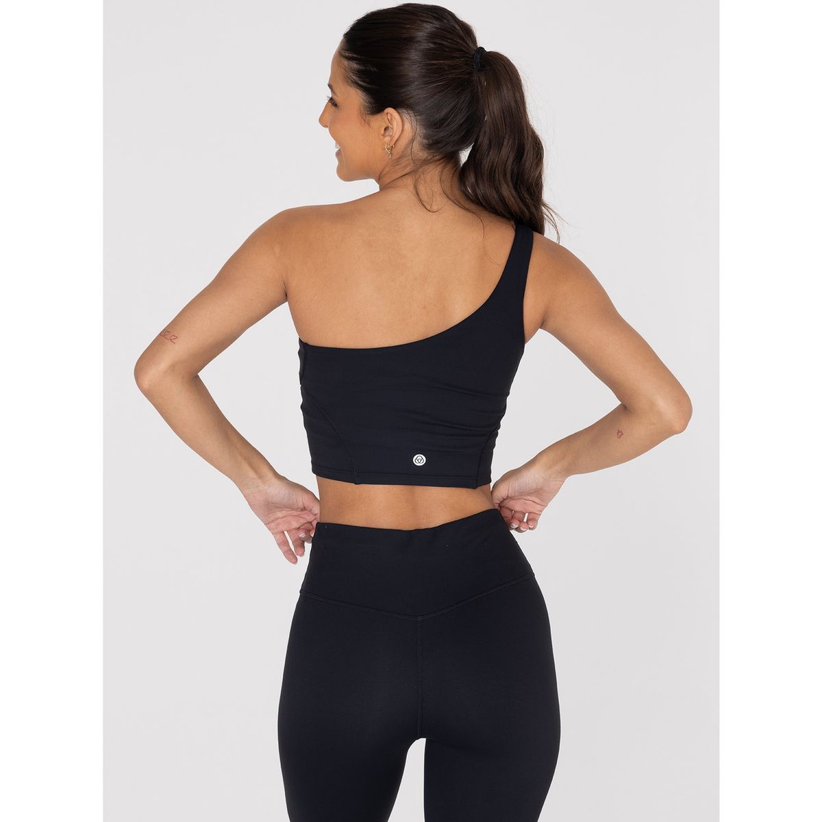 BSOUL - Peto deportivo Asymmetric Crop T Negro BSOUL