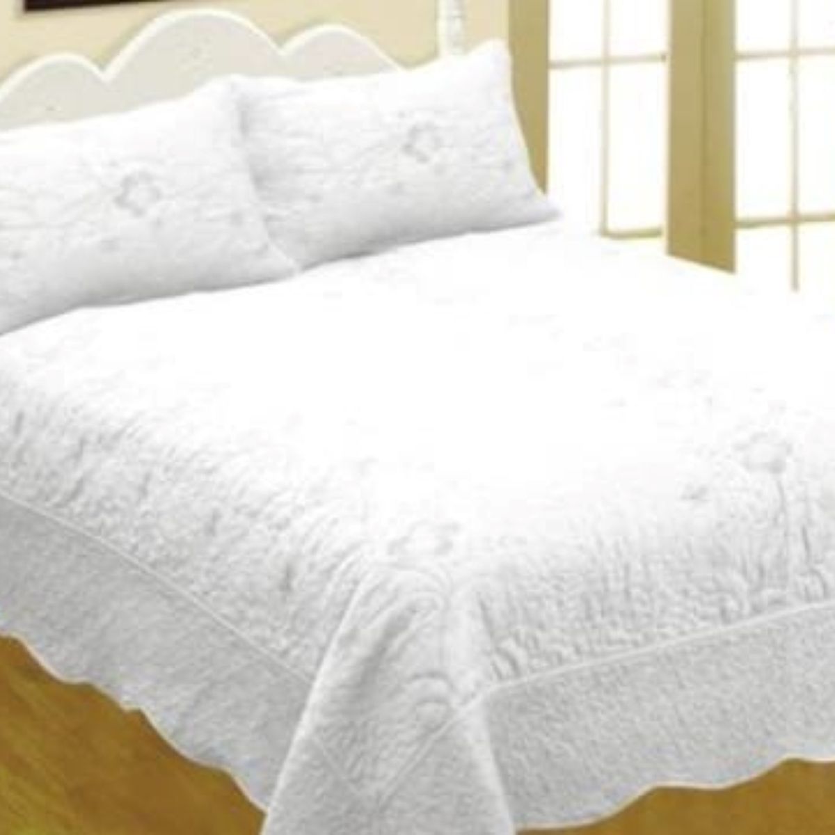 GENERICO - CUBRECAMA DE VERANO QUILT DISEÑO UNICOLOR BLANCO KING FY
