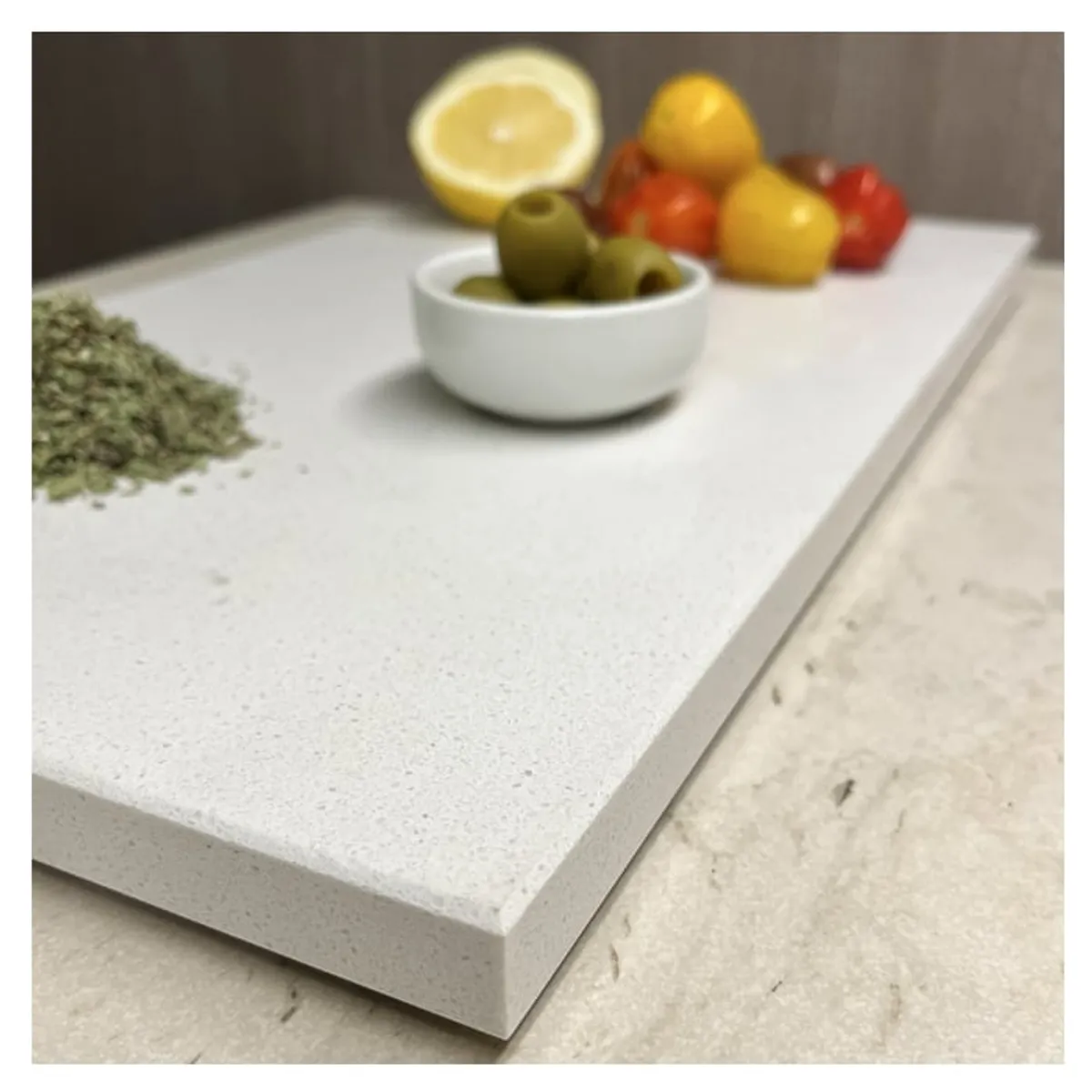 BM BRUNO MARMOL - Tabla Aperitivo Cuarzo Blanco Cristal 40x23 cm