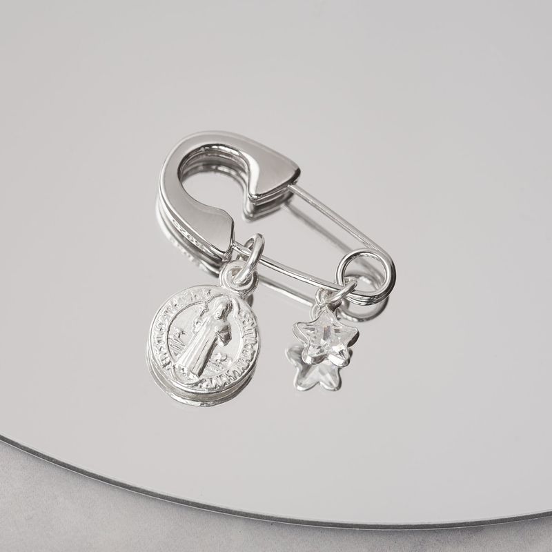 BY LAS CAYETANAS - Ganchito de protección Plata San Benito y cristal estrella blanca
