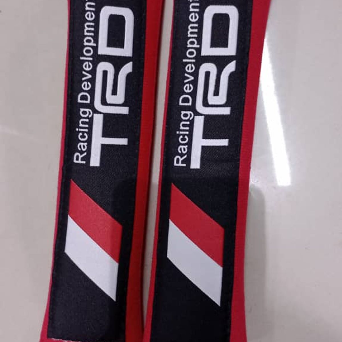 GENERICO - Cubre cinturón seguridad autos almohadillas TRD color Rojo